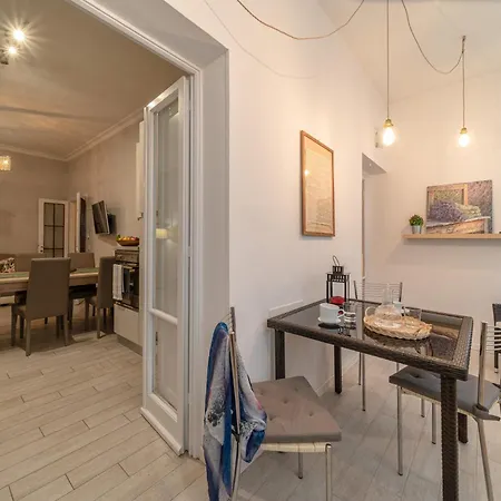 Apartamento Courtyard Nest *