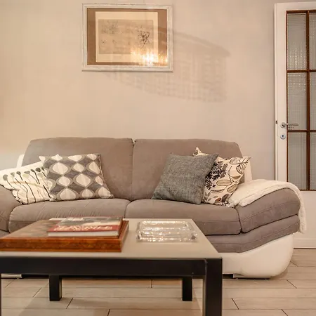 Courtyard Nest Apartamento Florencia